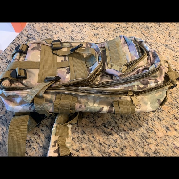 Backpack - Picture 4 of 4